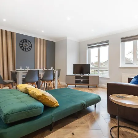 Spacious Stunning Flat Near Heathrow And Central London Hounslow Exterior photo