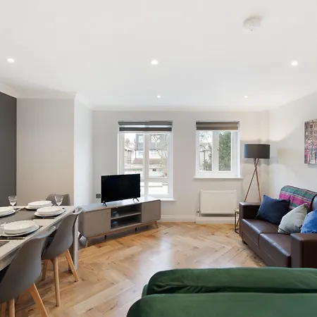 Spacious Stunning Flat Near Heathrow And Central London Hounslow Exterior photo