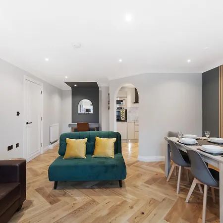 Spacious Stunning Flat Near Heathrow And Central London Hounslow Exterior photo