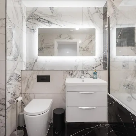 Spacious Stunning Flat Near Heathrow And Central London Hounslow Exterior photo